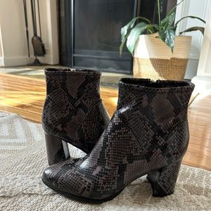 Marc Fisher Dyvine 3 Ankle Boots NWOT